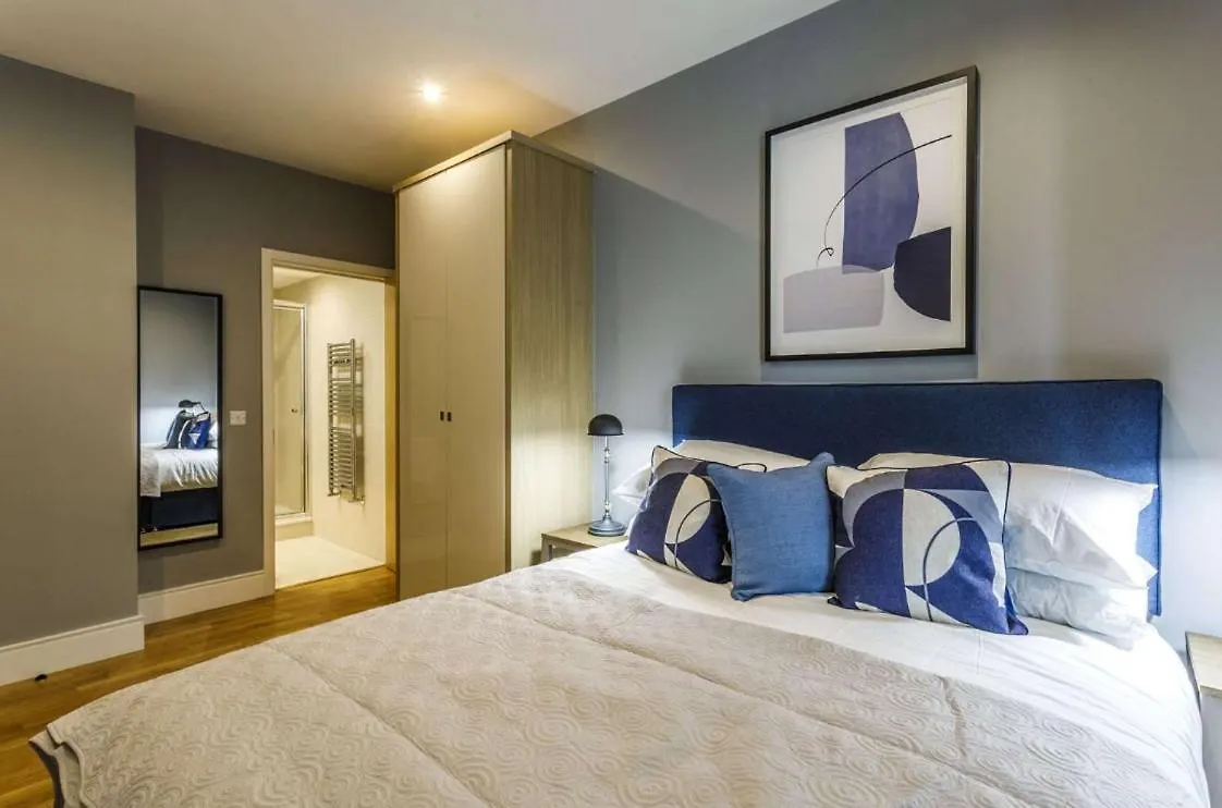 Private Room Available In Spacious High Rise Apartment With Park & City View دبلن 0*,  أيرلندا